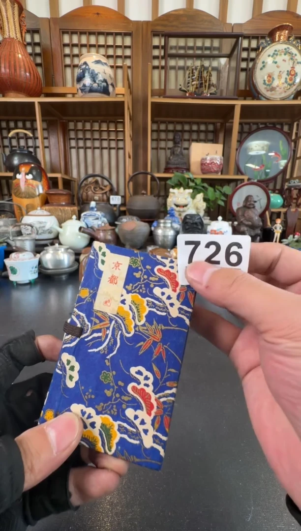 摆件  注意：回流商品，默认有瑕，不退不换。