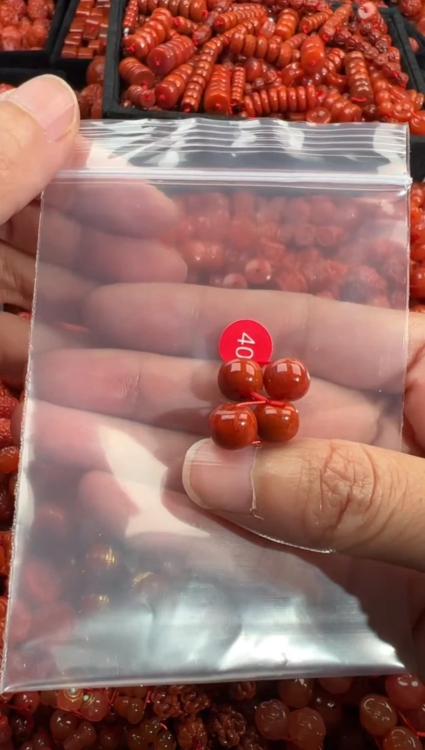 南红玛瑙未镶嵌颈饰1