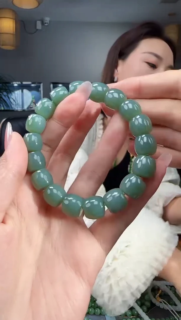 未镶嵌手链和田玉1