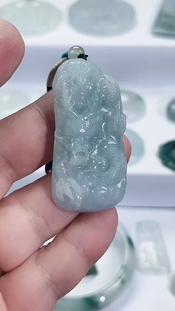 颈饰未镶嵌翡翠天然缅甸A货翡翠   蓝龙牌