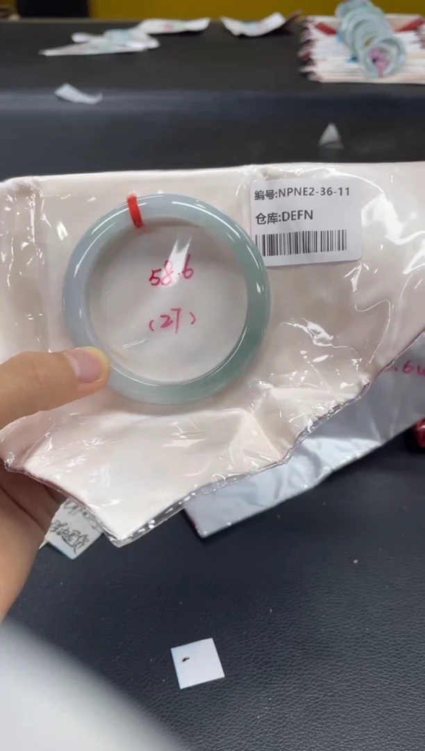 未镶嵌手镯翡翠翡翠手镯