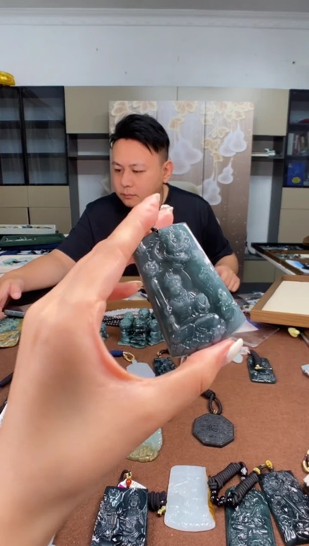 颈饰未镶嵌翡翠多样性发其一
