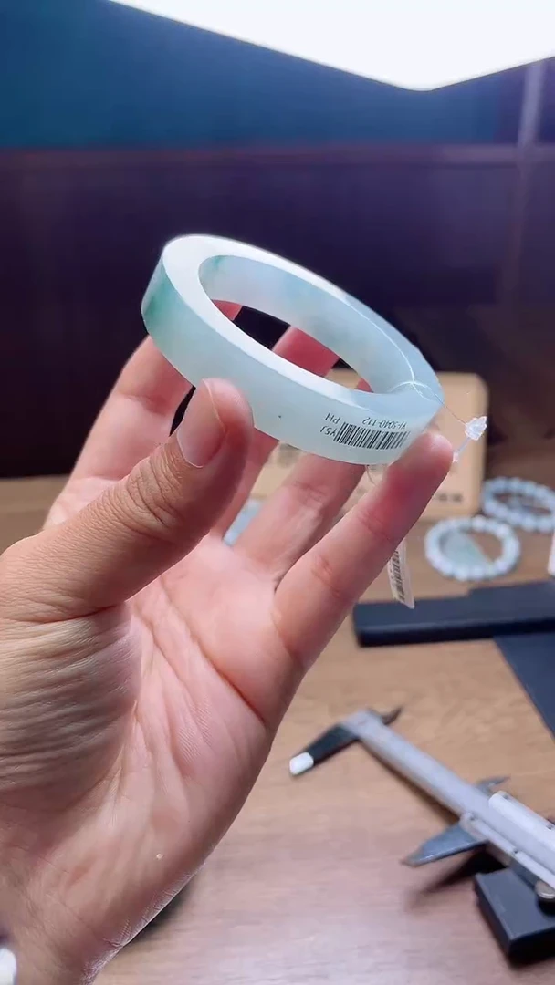 定制翡翠手镯未镶嵌了*定制