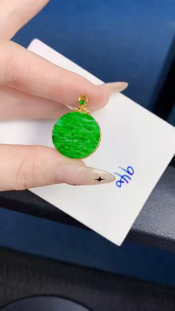 颈饰18K金镶嵌翡翠缅甸天然翡翠A货