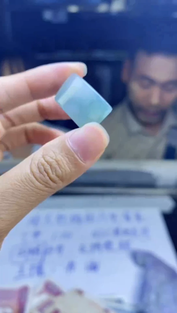 翡翠裸石未镶嵌。*。天然翡翠裸石36