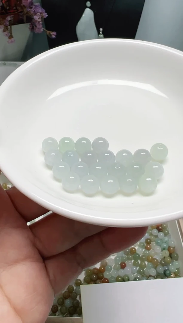 散珠翡翠W***.纯天然缅甸A货翡翠卡7，22颗