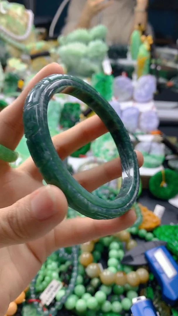 颈饰未镶嵌翡翠天然缅甸a货翡翠63