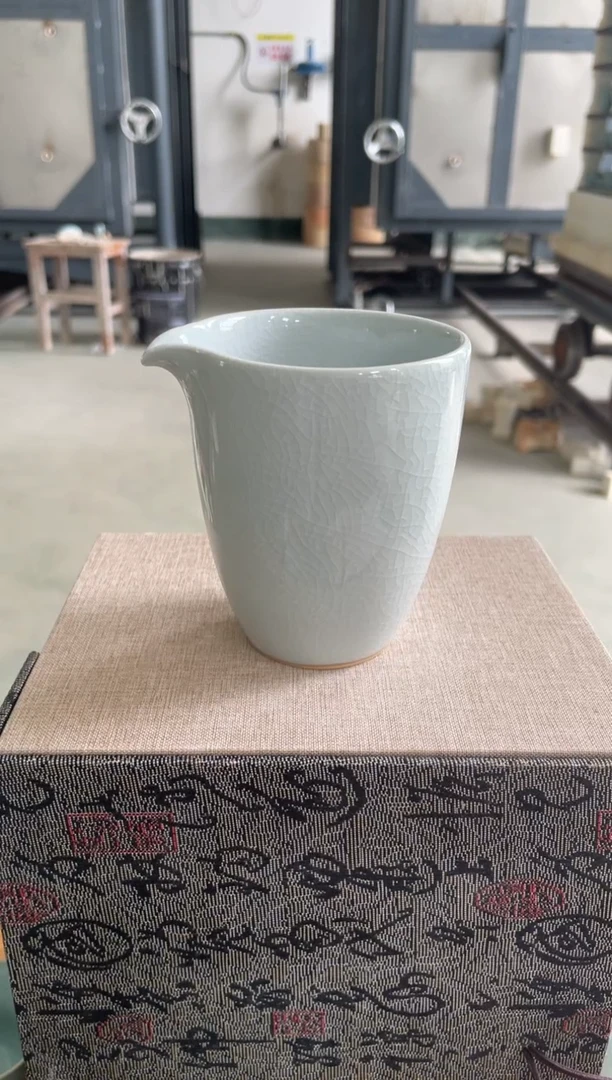 月白釉 手抓公道 朱晓辉作品 微瑕