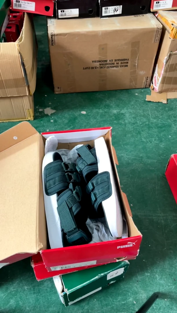 彪马时尚运动运动鞋43M   OO87