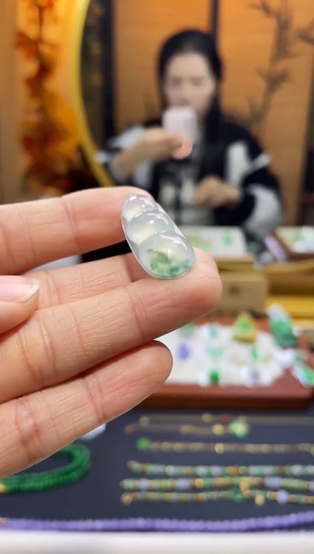 颈饰未镶嵌翡翠福豆