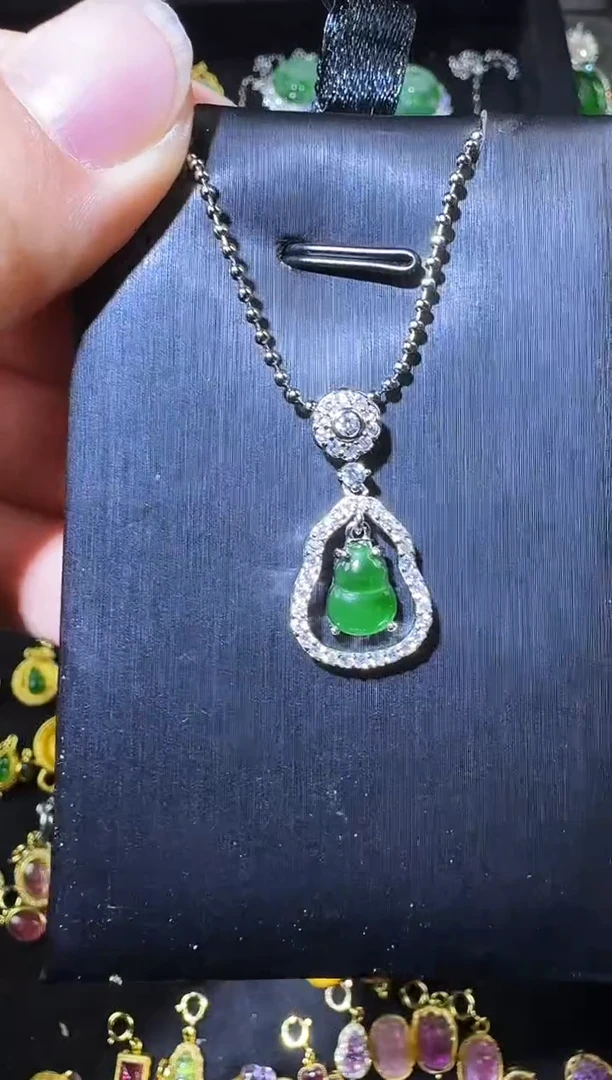 【闪购商品】翡翠项链银S925镶嵌葫芦项链