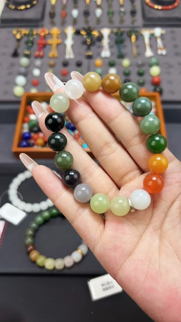 未镶嵌和田玉挂件12mm多宝圆珠手串