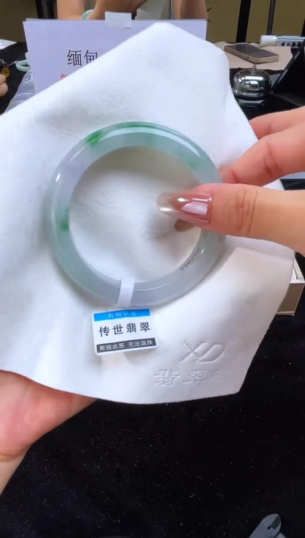 未镶嵌手镯翡翠退货标签需完好-066