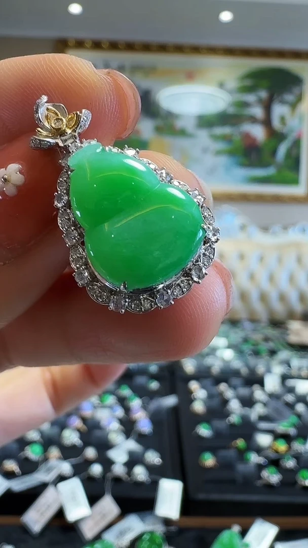 【闪购商品】翡翠吊坠(不含链)18K金镶嵌吊坠