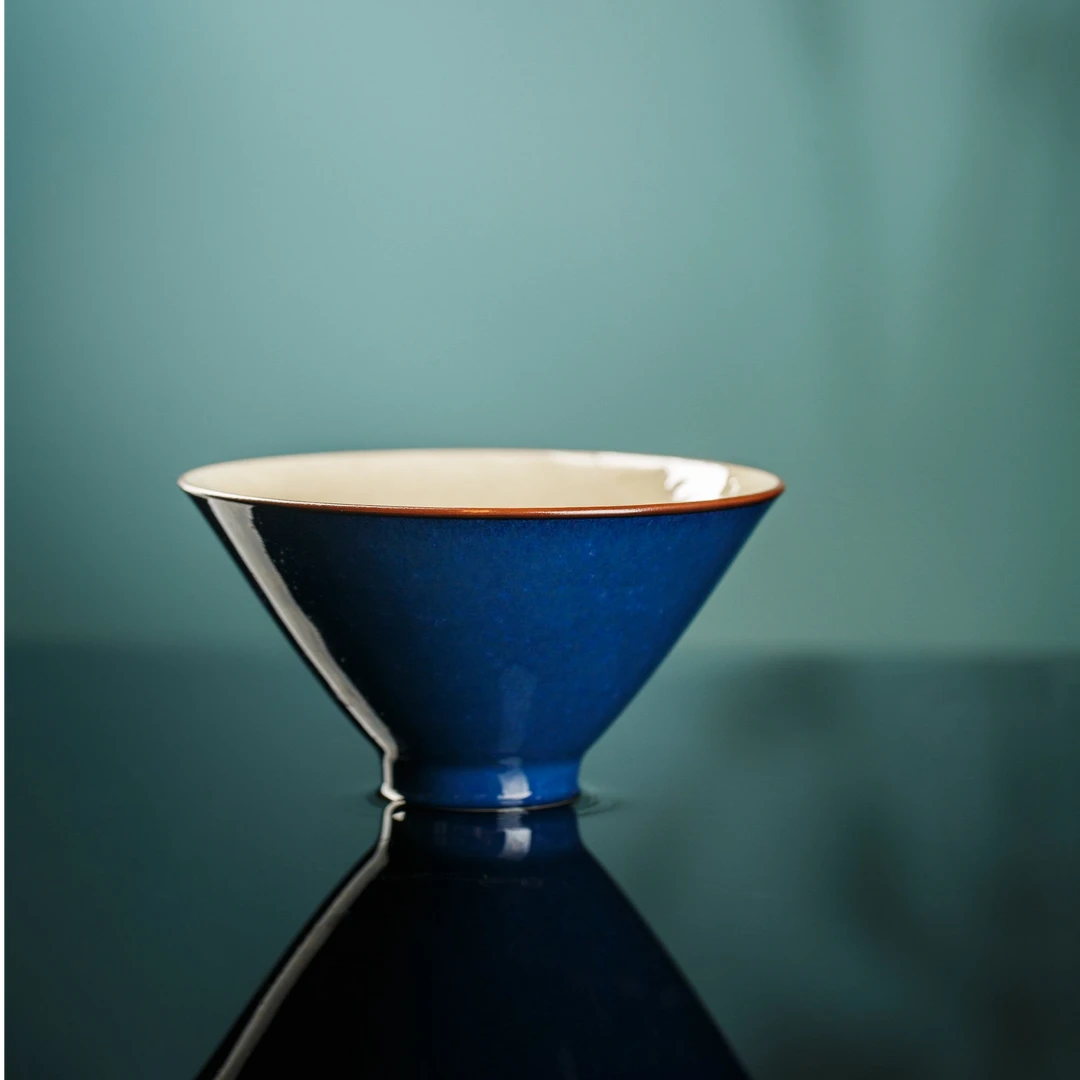 龙泉 尚唐青瓷 故宫宝石蓝系列《沧溟抱月》斗笠杯 80cc