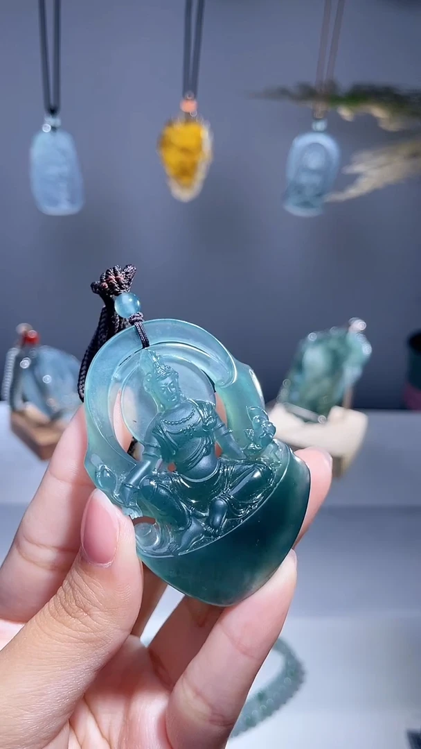 颈饰未镶嵌翡翠观音