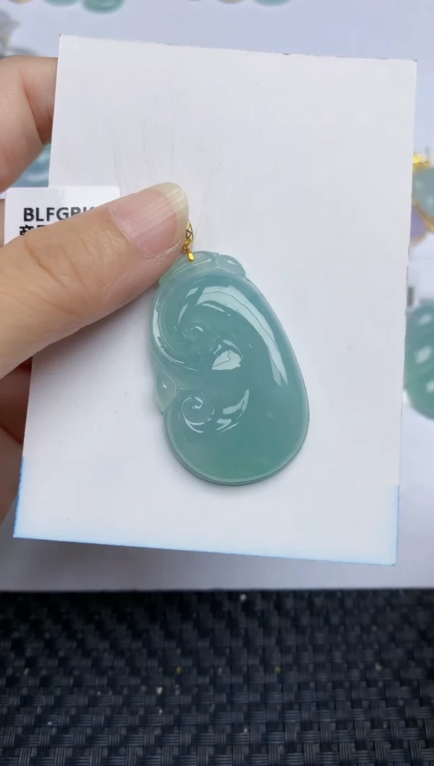 翡翠18K金镶嵌颈饰天然翡翠A货