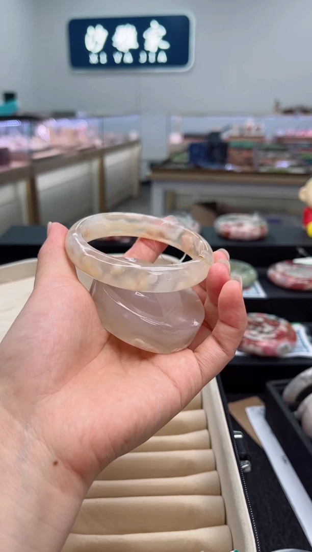 石英质玉手镯未镶嵌61圈口（赠品镯心）3555001