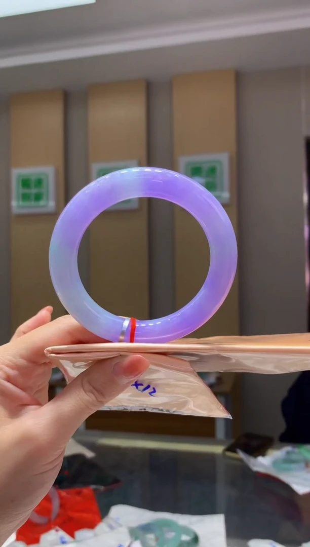 翡翠手镯未镶嵌-C36 圈口59.7 总价27万 定金2万