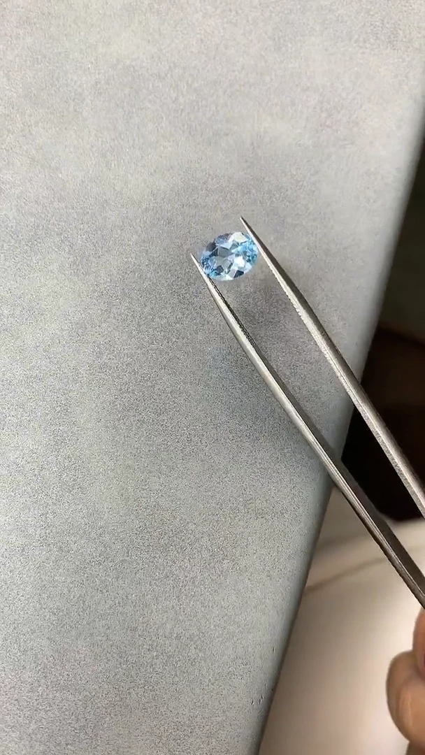 托帕石裸石1裸石多样性发一颗