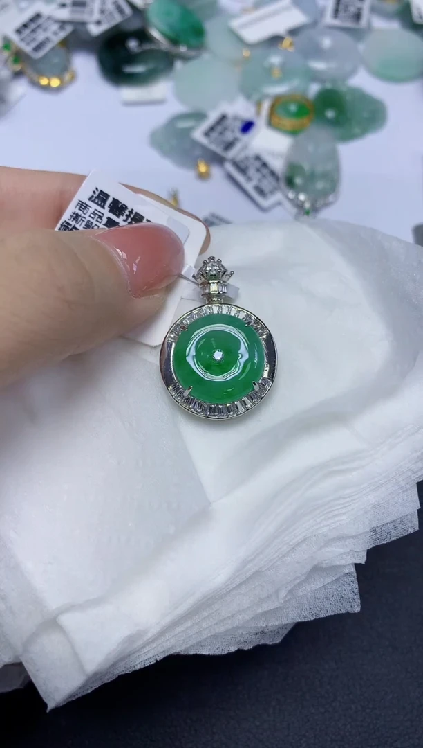 颈饰未镶嵌翡翠天然缅甸翡翠A货多样性发一件