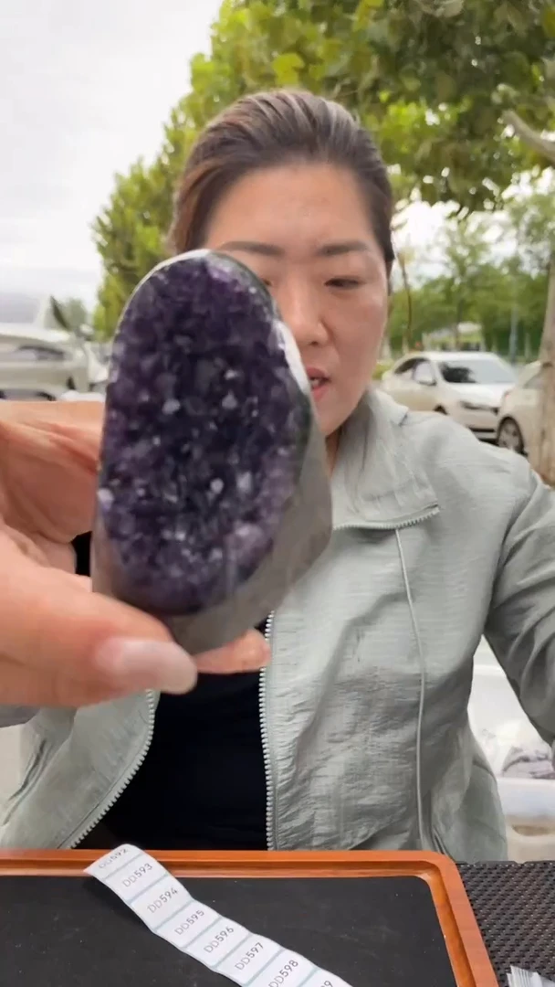 未镶嵌珠宝半成品水晶紫晶洞D591