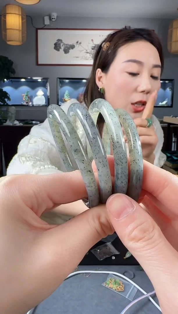 【闪购商品】和田玉手镯未镶嵌多样性发货拍一发一