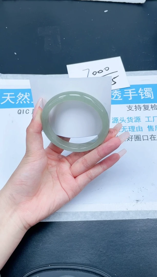 【闪购商品】石英质玉手镯未镶嵌67-54