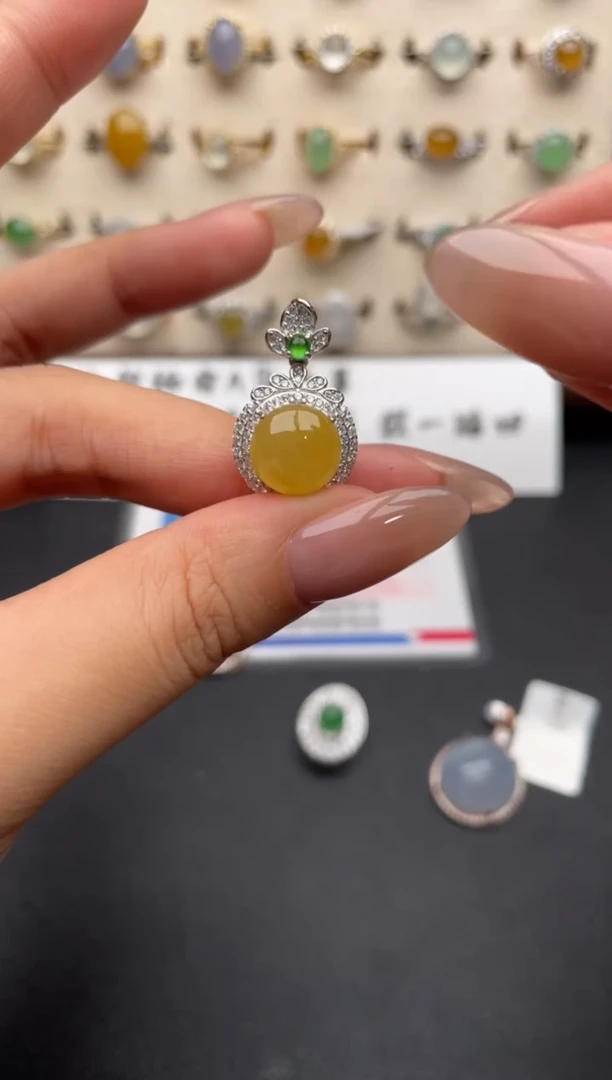 未镶嵌戒指翡翠一物一证一礼盒