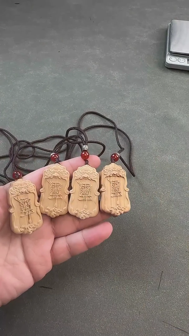 吊坠檀香木176089-檀香雨渐耳