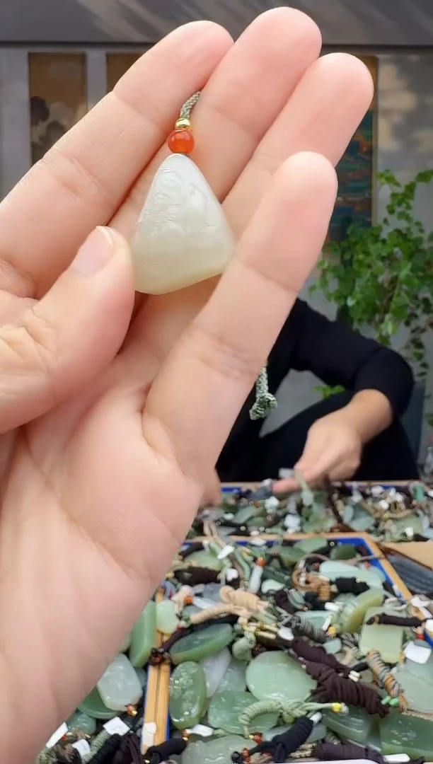未镶嵌和田玉挂件拍一发一
