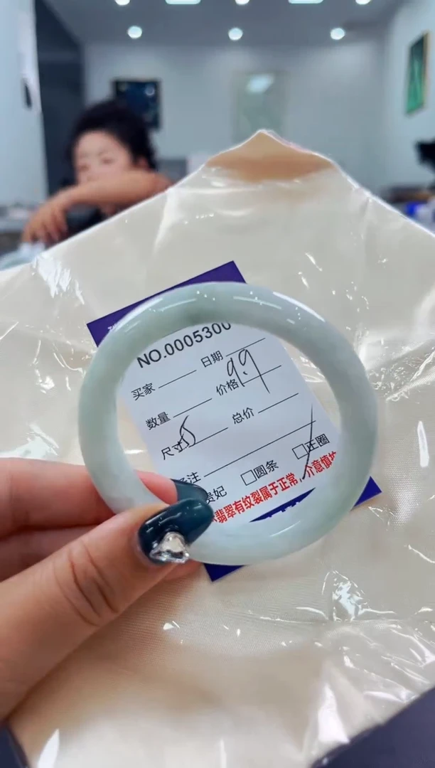 翡翠手镯未镶嵌天然缅甸A货翡翠