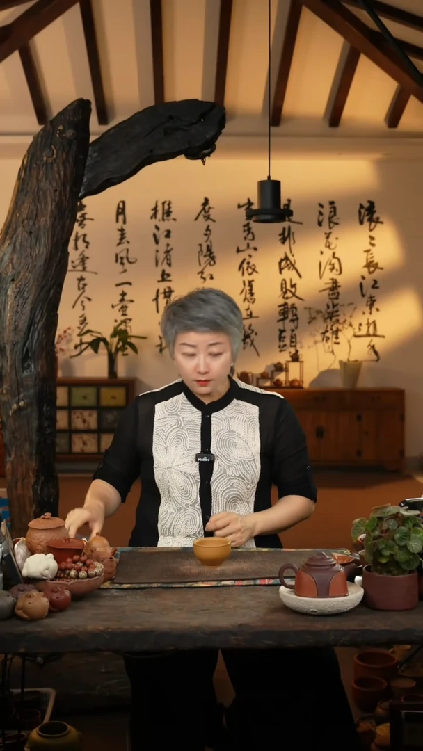 黄金段光素小底紫砂杯