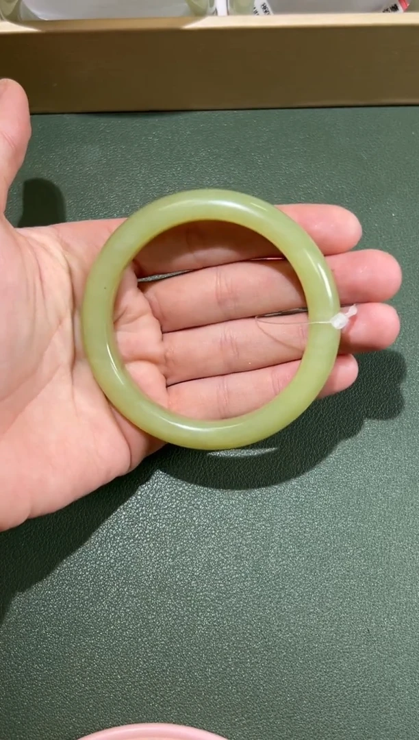 和田玉手镯未镶嵌若羌微色差56手镯MKL