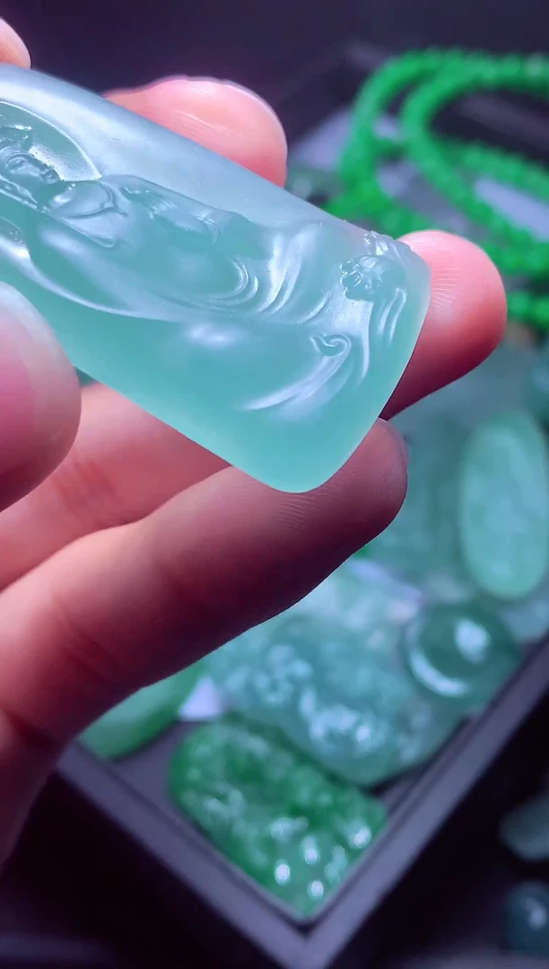 未镶嵌定制翡翠蓝***?毛货翡翠定制