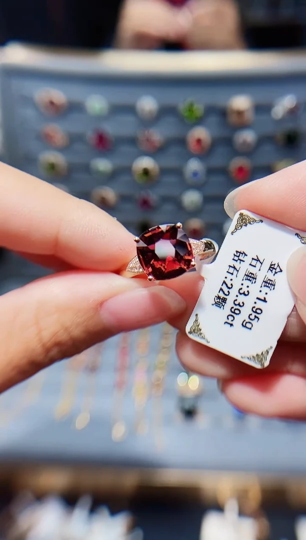 18K金镶嵌戒指碧玺3.39.