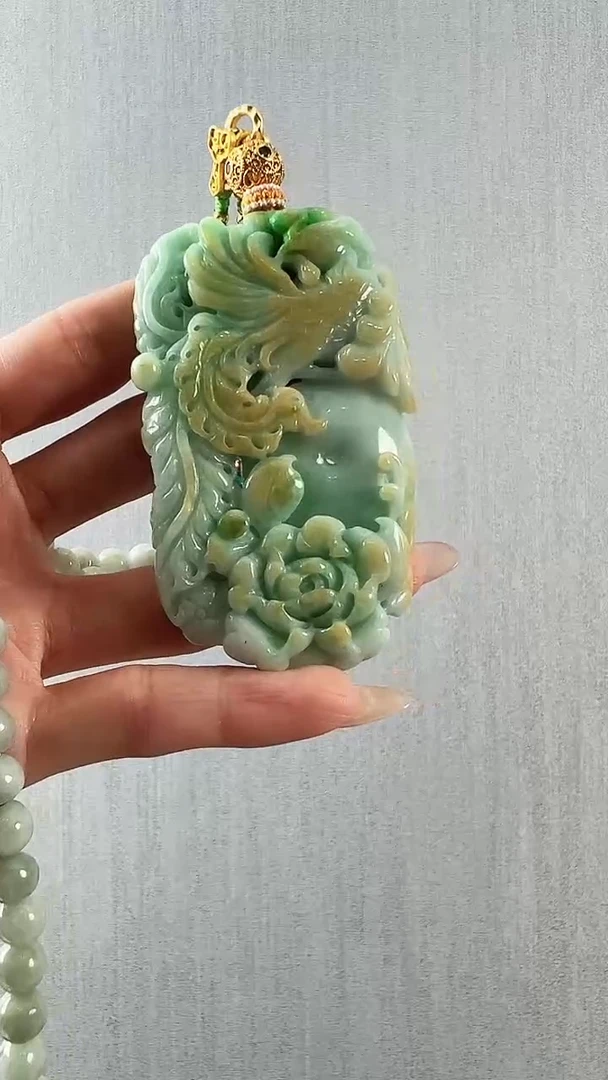 颈饰未镶嵌翡翠凤穿牡丹