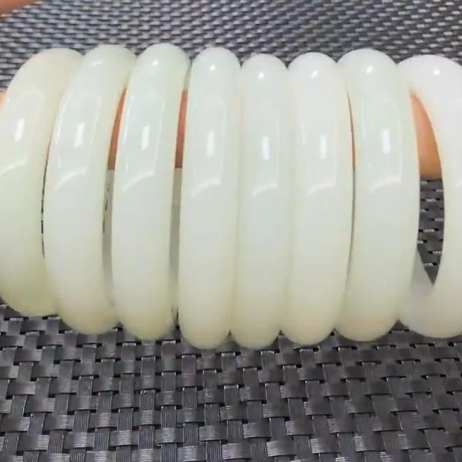 【老郑家】和田玉手镯一支 (多样性发1件)