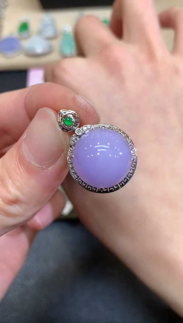 【闪购商品】翡翠颈饰18K金镶嵌蛋面【无服务费】