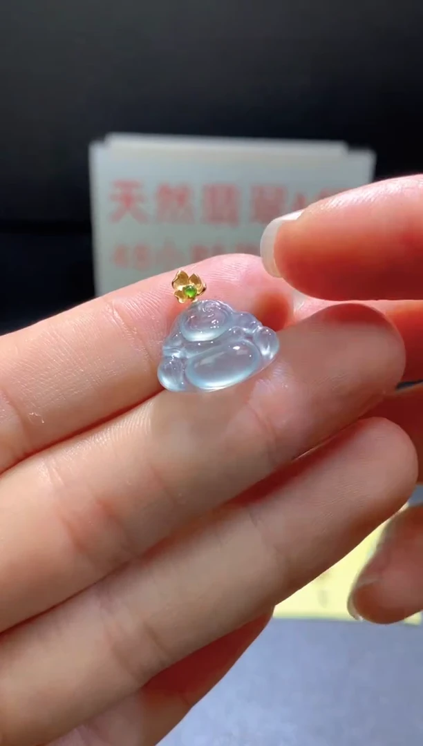 翡翠18K金镶嵌颈饰翡翠吊坠