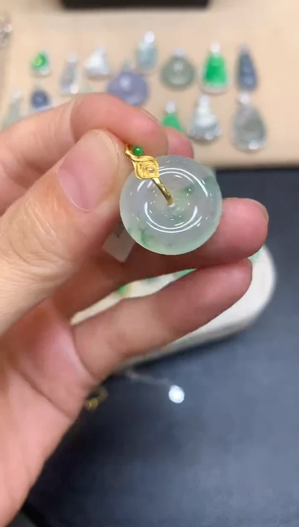 颈饰18K金镶嵌翡翠平安扣【无服务费【48小时鉴赏期】
