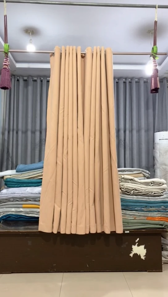 布成品窗帘    3.7*1.9