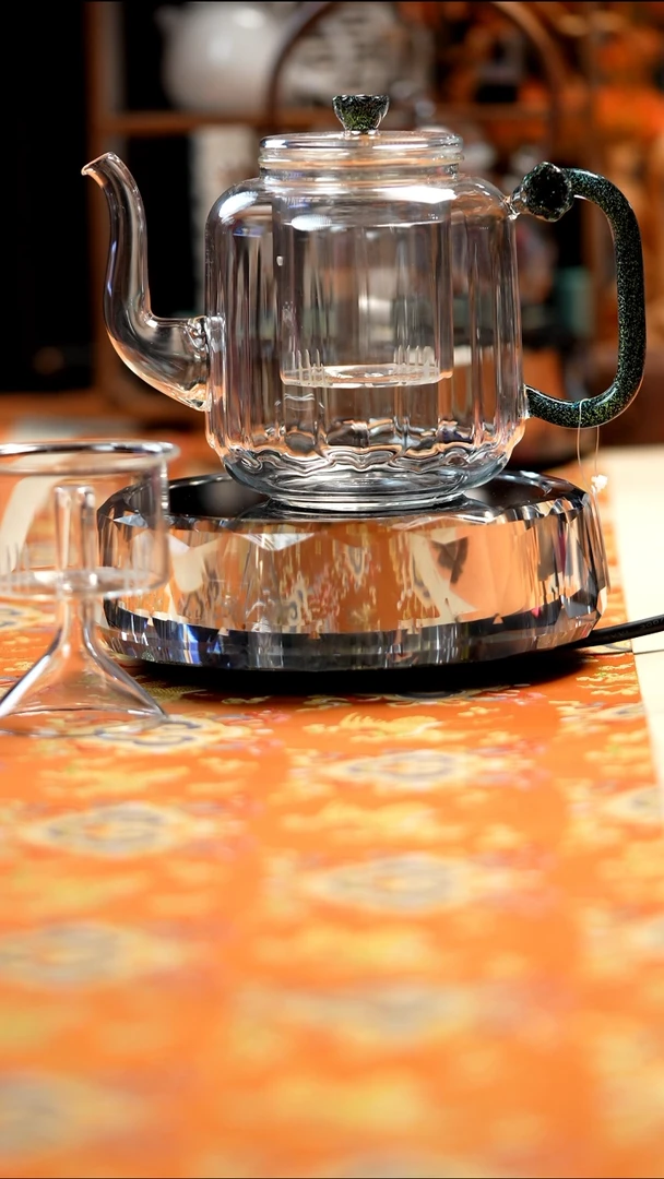 闪购 1个璀璨水晶电陶炉+1个黑金莲君壶