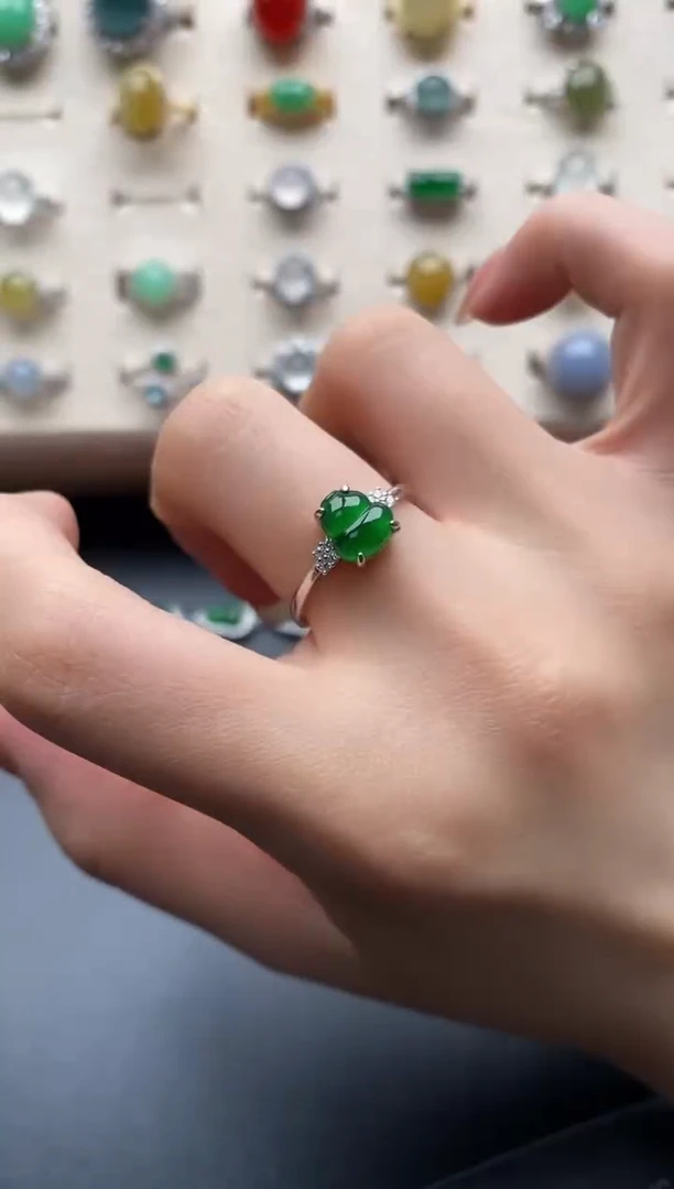 银S925镶嵌戒指翡翠一物一证一礼盒