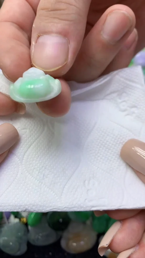 颈饰未镶嵌翡翠天然缅甸翡翠A货