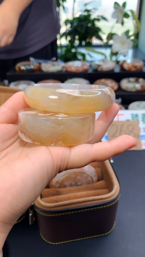 石英质玉手镯未镶嵌赠送镯心（圈口62
