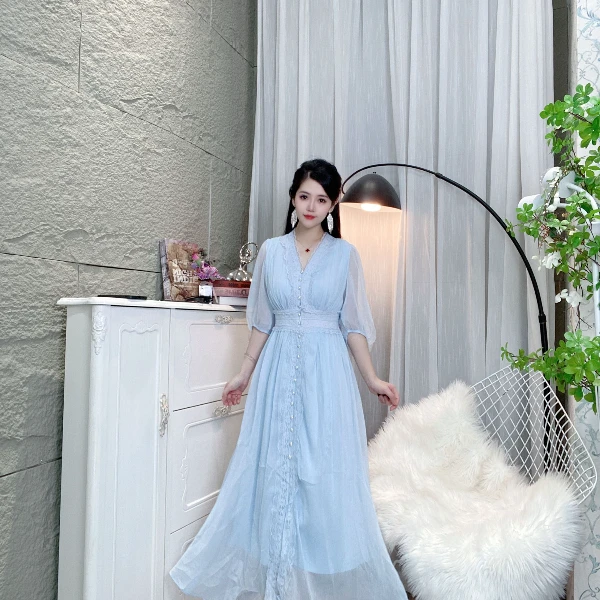 Bikamo/比卡陌2025早春气质女纯色V领大摆连衣裙长裙YY8102-1蓝色