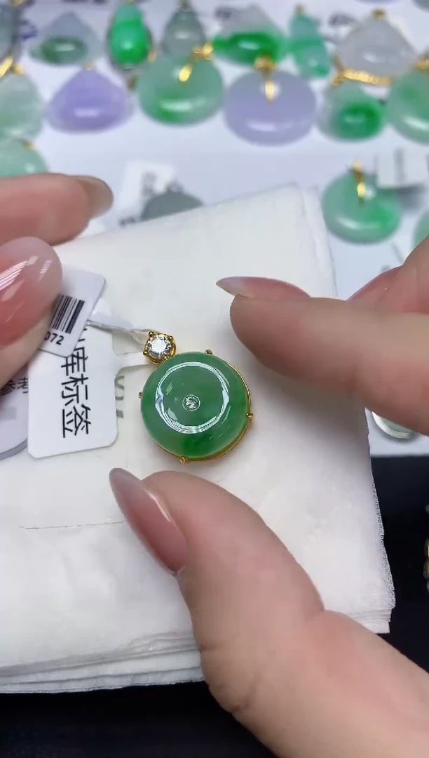 颈饰未镶嵌翡翠天然缅甸翡翠A货多样性发一件