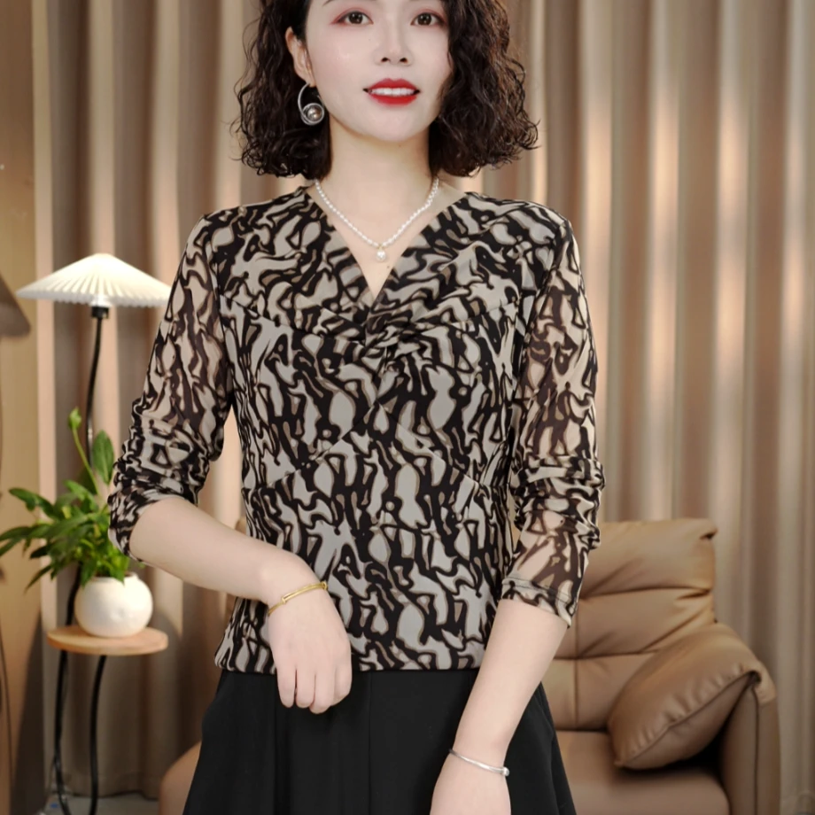 【依伊】秋季新款时尚百搭妈妈装长袖中袖女士小衫印精品上衣