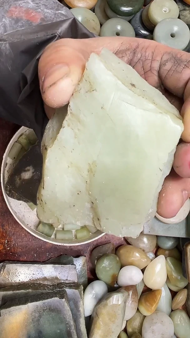 未镶嵌和田玉珠宝半成品1
